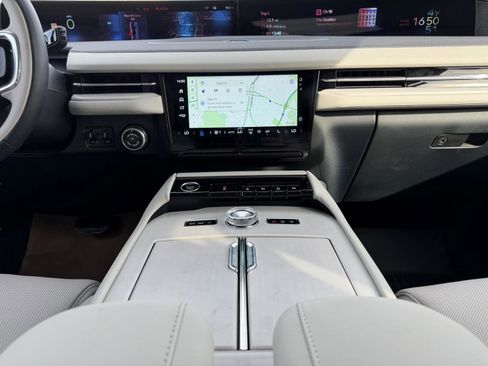 New 2026 Lincoln Navigator Reserve w/ Jet Appearance Package AWD/4WD image 17