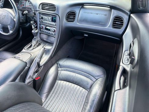 Used 2001 Chevrolet Corvette Coupe w/ Preferred Equipment Group2 image 28