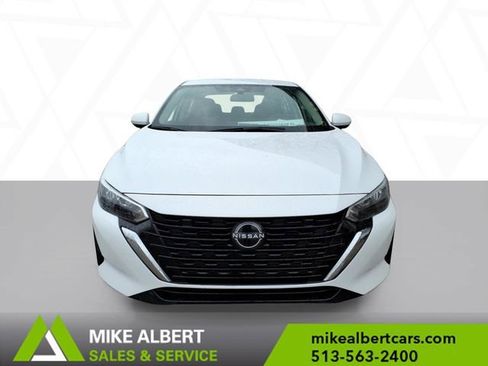 Used 2024 Nissan Sentra S image 2