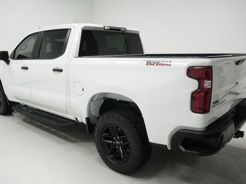 Used 2021 Chevrolet Silverado 1500 Custom Trail Boss w/ Safety Confidence Package AWD/4WD image 5