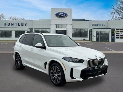 Used 2025 BMW X5 xDrive40i w/ M Sport Package AWD/4WD image 3