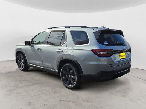 New 2026 Honda Pilot Sport image 3