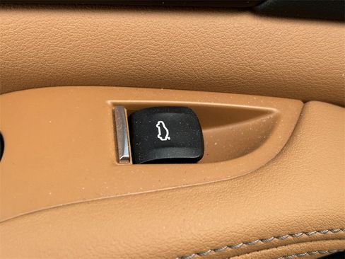 Used 2024 BMW X5 xDrive40i w/ M Sport Package image 26