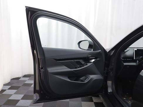 New 2026 BMW 530i xDrive w/ Convenience Package AWD/4WD image 5