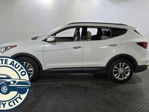 Used 2017 Hyundai Santa Fe Sport 2.0T image 4