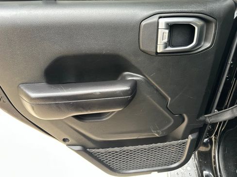 Used 2019 Jeep Wrangler Unlimited Sport S AWD/4WD image 21