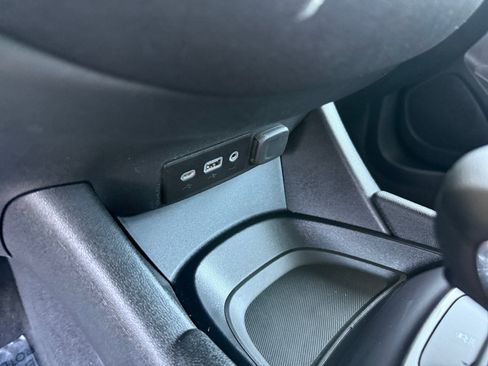 Used 2021 Chevrolet Malibu RS FWD image 12