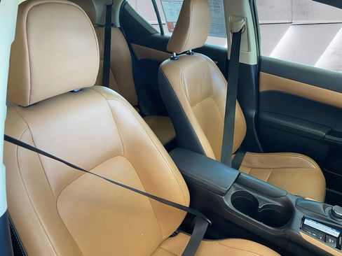 Used 2017 Lexus CT 200h image 14