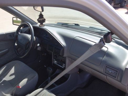 Used 1995 Ford Escort LX FWD image 26