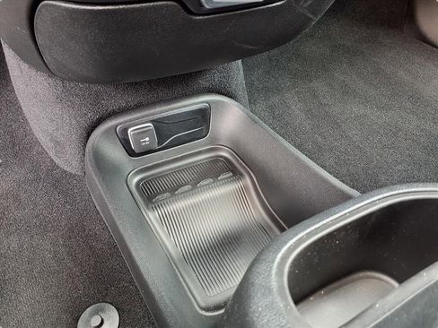 New 2026 Chrysler Pacifica Select image 9