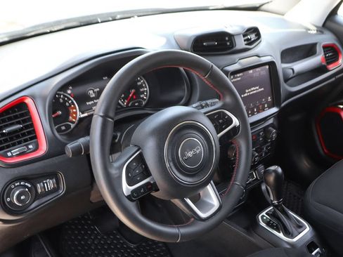 Used 2023 Jeep Renegade Trailhawk AWD/4WD image 18