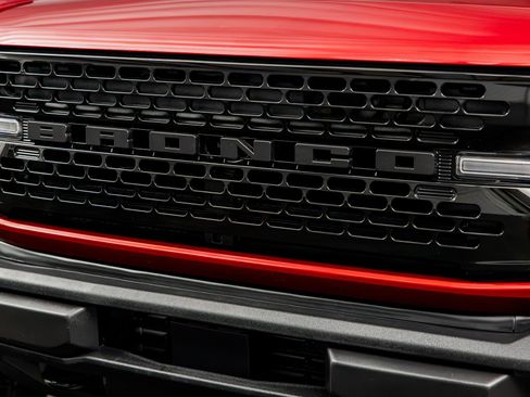 Used 2025 Ford Bronco Big Bend AWD/4WD image 4