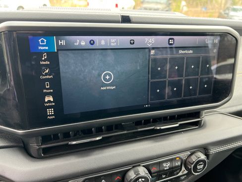 Used 2025 Jeep Wrangler Sahara w/ Safety Group image 24