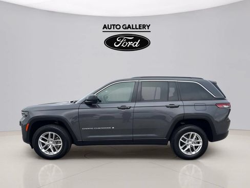 Used 2025 Jeep Grand Cherokee Laredo X RWD image 8