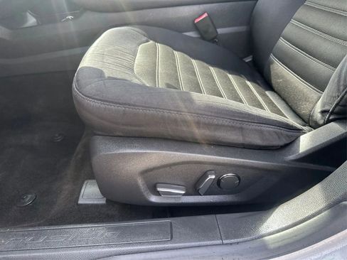 Used 2014 Ford Fusion SE FWD image 19