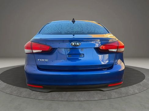 Used 2017 Kia Forte LX image 6