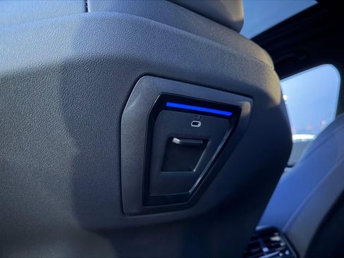 Used 2026 BMW 530i xDrive image 18