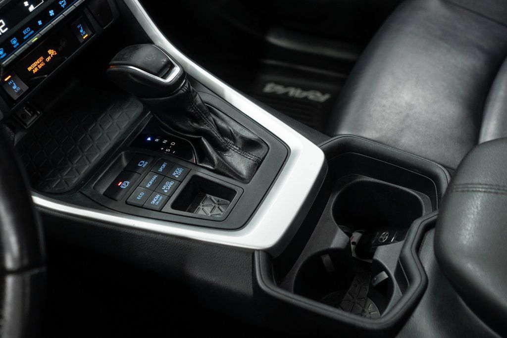 Used 2019 Toyota RAV4 XLE Premium AWD/4WD image 16