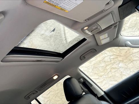 Used 2022 Nissan Armada SL w/ Captain's Chairs Package RWD image 14