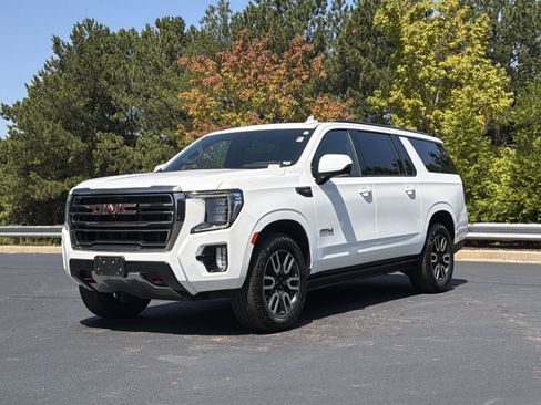 Used 2023 GMC Yukon XL AT4 w/ AT4 Premium Package AWD/4WD image 14