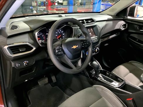 Used 2021 Chevrolet TrailBlazer LS image 19