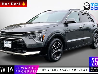 Used 2023 Kia Niro SX