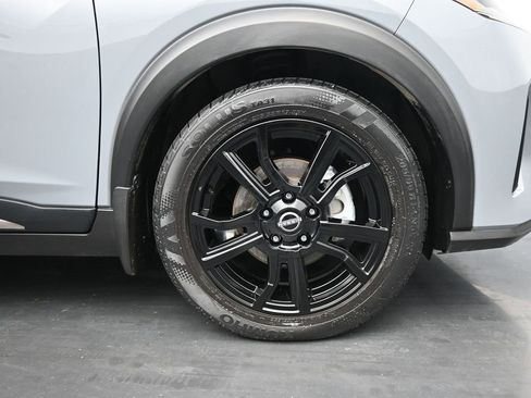 Used 2024 Nissan Kicks SR w/ SR Premium Package image 2