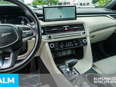 Used 2025 Genesis G70 2.5T RWD image 32