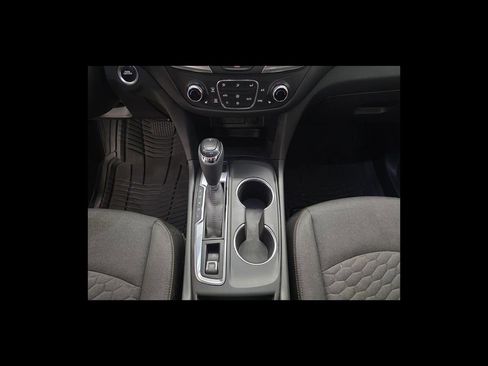Used 2021 Chevrolet Equinox LT w/ Driver Convenience Package image 16