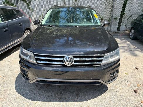 Used 2019 Volkswagen Tiguan SE w/ Panoramic Sunroof Package FWD image 2