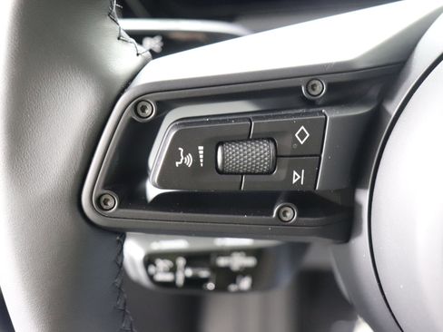 Used 2025 Porsche Macan Electric image 32