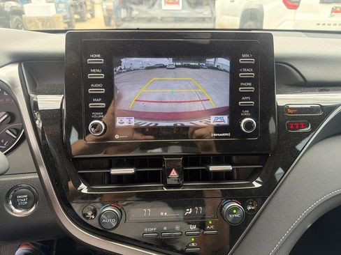 Used 2024 Toyota Camry SE FWD image 10