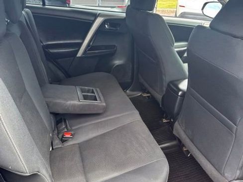 Used 2018 Toyota RAV4 XLE w/ Plus Extra Value Package AWD/4WD image 16