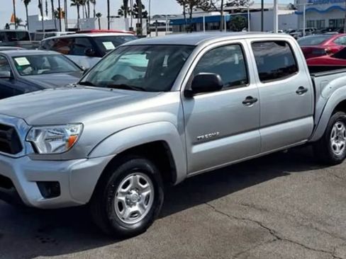 Used 2014 Toyota Tacoma 2WD Double Cab w/ SR5 Package image 2