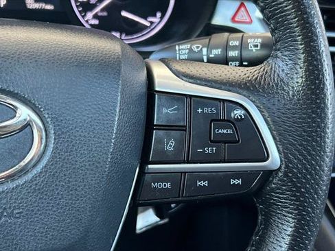 Certified 2021 Toyota Sienna Limited AWD/4WD image 31