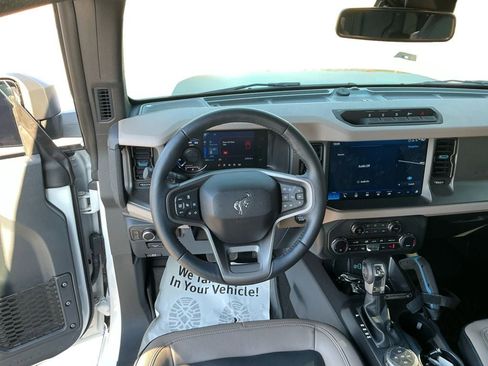 Used 2024 Ford Bronco Wildtrak image 12