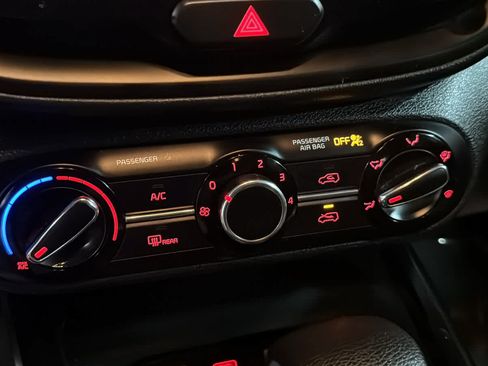 Used 2022 Kia Soul LX FWD image 18