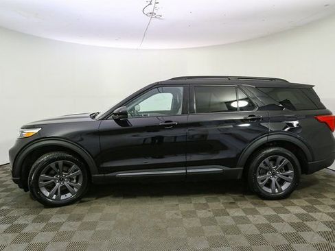 Used 2023 Ford Explorer XLT w/ Equipment Group 202A image 6