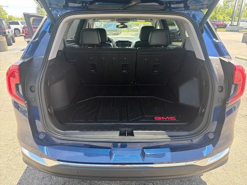 Used 2022 GMC Terrain SLT w/ LPO, Floor Liner Package AWD/4WD image 25