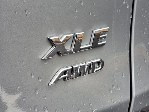 Used 2025 Toyota RAV4 XLE AWD/4WD image 31