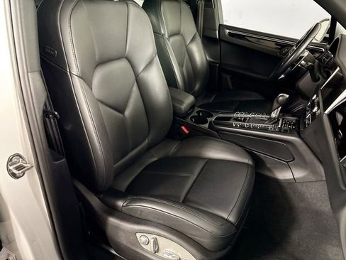Used 2021 Porsche Macan S AWD/4WD image 48