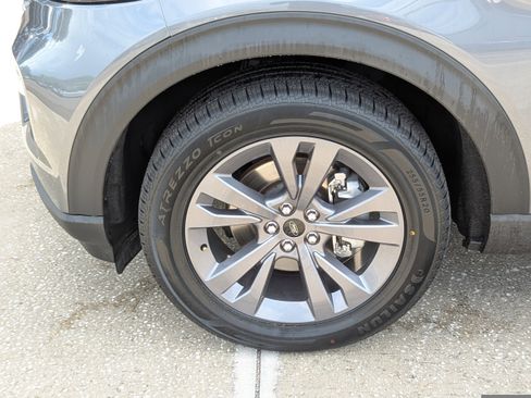 Used 2022 Ford Explorer XLT w/ Equipment Group 202A image 34