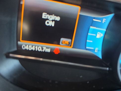 Used 2017 Ford Explorer XLT w/ Equipment Group 202A AWD/4WD image 5