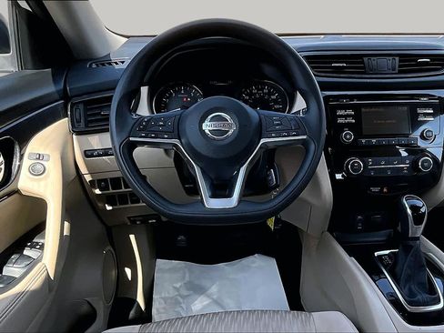 Used 2017 Nissan Rogue S FWD image 8