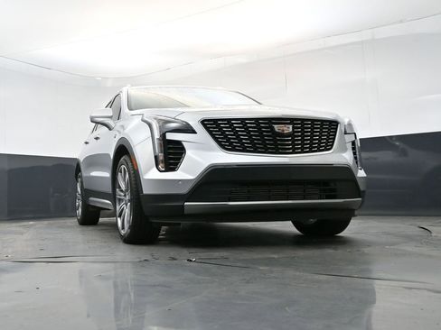 Used 2020 Cadillac XT4 Premium Luxury w/ Driver Assist Package AWD/4WD image 25