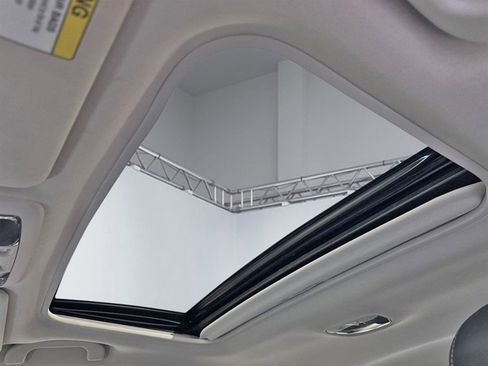 Used 2017 Subaru Legacy 3.6R Limited image 13