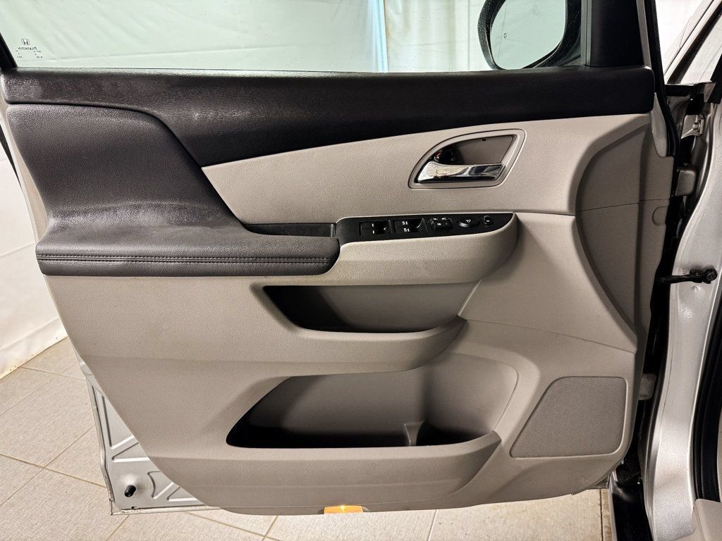 Used 2015 Honda Odyssey EX-L image 16