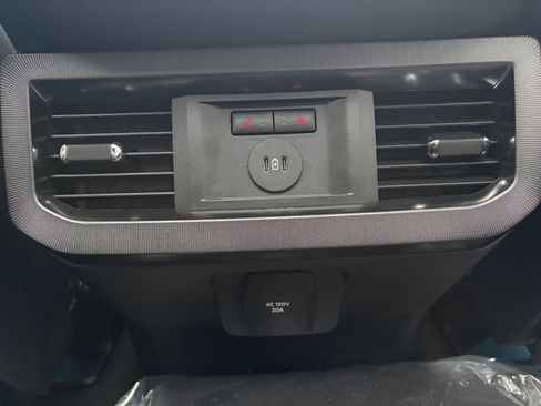 New 2026 Ford F450 Platinum w/ FX4 Off-Road Package image 44