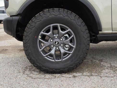 New 2025 Ford Bronco Badlands image 25