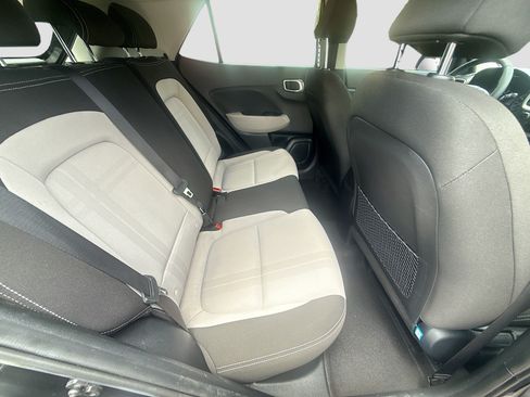 Used 2022 Hyundai Venue SEL FWD image 25